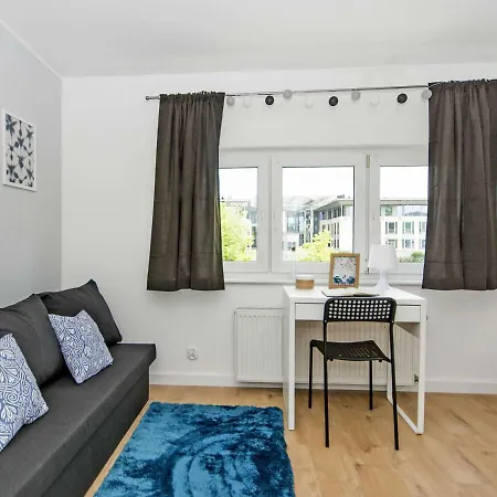 Rent - Al. Zwyciestwa 236 Rum i privatbostad Gdynia